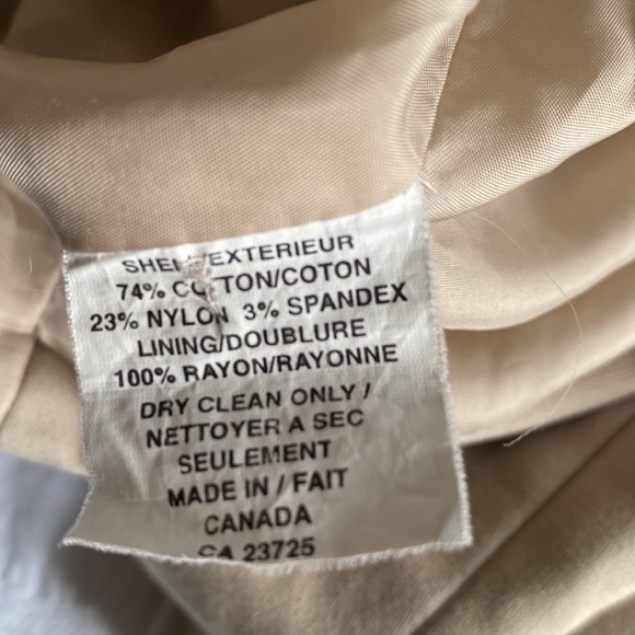 Talula Babaton beige fitted blazer with two button front closure. Size Small - Picture 11 of 13